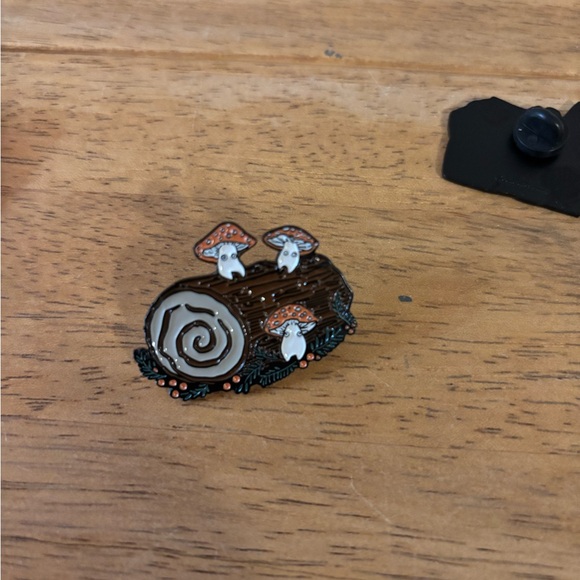 Guild of Calamity Hit Topic Seasons Creepings Pins Bundle of 3 - Picture 6 of 7